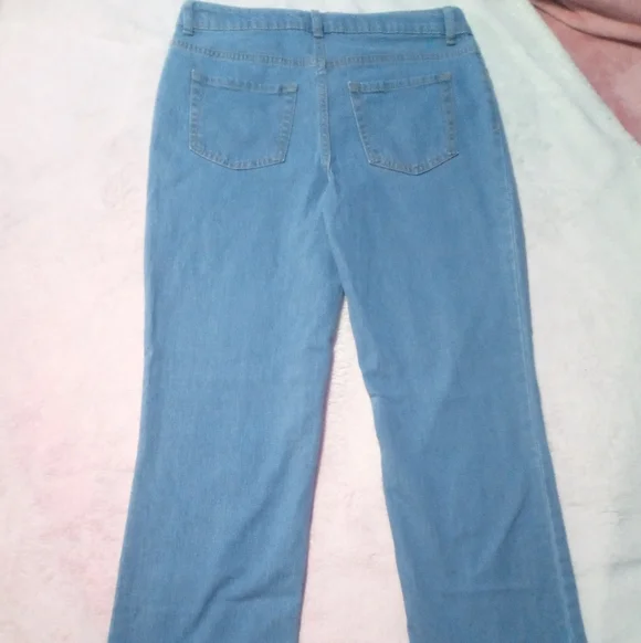 Cat & Jack Light Blue Women's Straight Leg Jeans - Picture 2 of 4